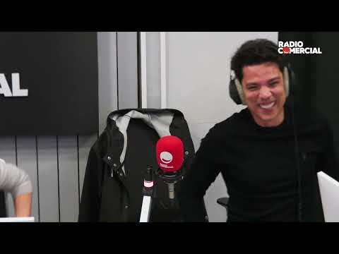 Rádio Comercial | Um coveiro, uma cabeleireira e um maestro - Rebenta a Bolha