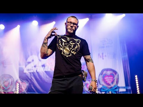 kubańczyk x Comson wynajmowanym mieszkaniu snippet