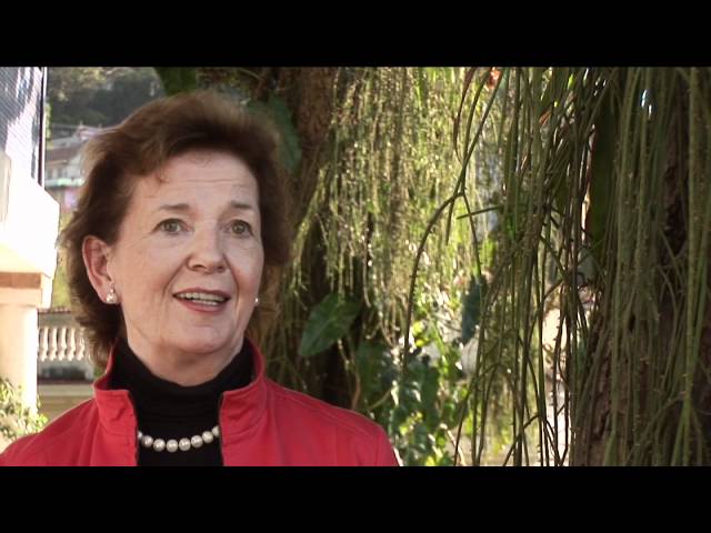 How to pronounce Martti ahtisaari