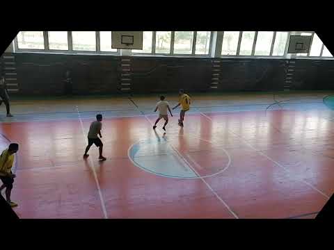 Nádherný gól našej pani učiteľky Julky Karbulovej :)