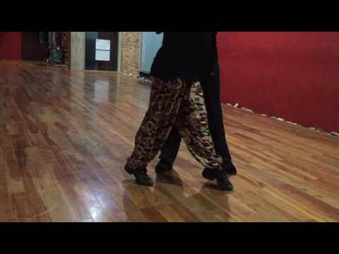 Carolina Bonaventura. Clase de Enrosques en Mariposita