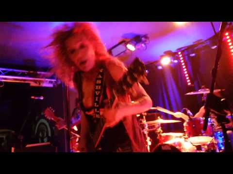 Nashville Pussy - She keeps me coming - CCKMP - live @ sPAZIO211 07/11/2018