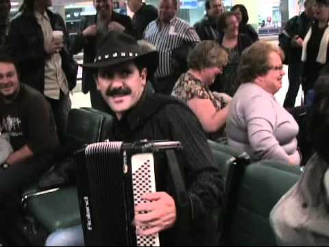 At Airport with Eduardo Mourato, waiting for the Sata.