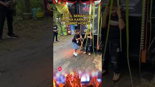 Download lagu Aura Bocil Nantangin Battle Sound Horeg Kuat Banget‼️ #karnaval #soundhoreg #horegmania #horeg mp3