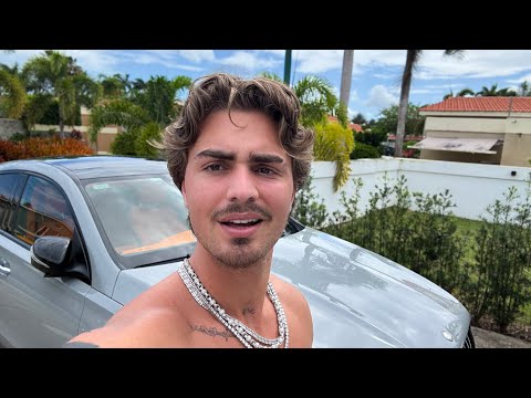 POV: You’re A 22 y/o Millionaire Day Trader Living On An Island