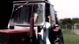 preview picture of video 'X-Traktor Adi'