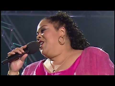 04.Martha Wash - It's Raining Men - Live