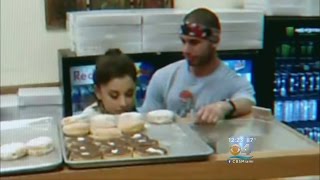 Donut Shop Owner Says Ariana Grande Spit On Merchandise