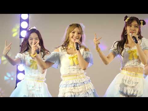 220430 BNK48 Orn - River @ BNK48 11th Single Sayonara Crawl Pop-Up Mini Concert [Famcam 4K 60p]