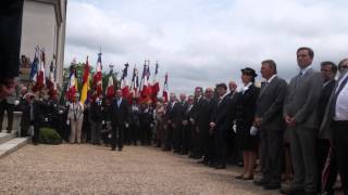 preview picture of video 'Oradour Sur Glane 2014 Le dépôt d'une gerbe au Monument aux Morts'