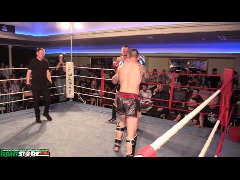 Michael Moore vs Jamie Taggart - It's Showtime 5