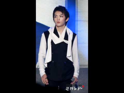 111017 k.joy 5th anniv. big concert - brushing by Rickya.com