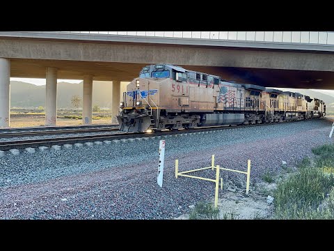 8 Union Pacific Locomotives! Two Trains Meet At Sunset! Beautiful Lower Cajon Pass 3-24-22 4KHDR