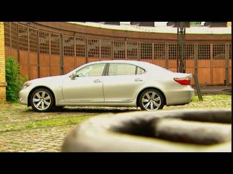 Lexus LS 600h Motorvision testet den japanischen Oberklasse-
