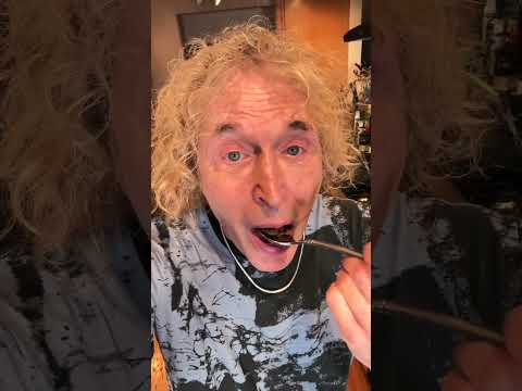 Sorvete vegano de cacau e avelã 🌱🍦 | Receita simples e felicidade alimentada por plantas! #VeganTreats