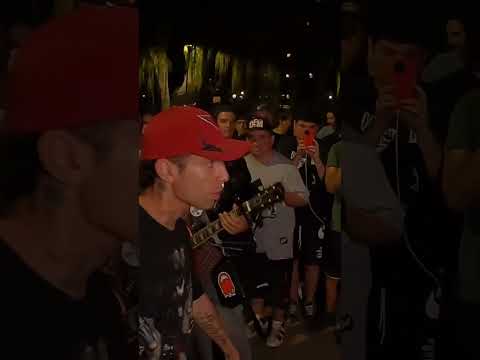 Un poco de rock en #DEM 🎸 #ACDC