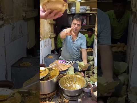 kenapa ada titik merah di dahi orang India?