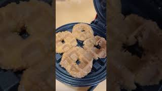 waffle🧇Donut🤤🤤🤤🍩ワッフルメーカーでカッチカチのヤングドーナツ出来た🤤