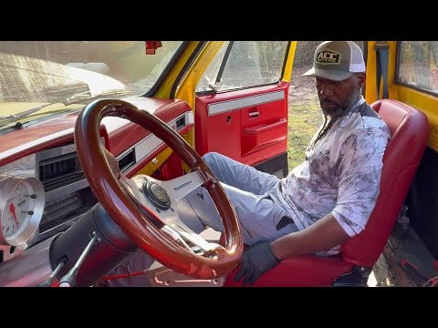 Redoing my Upholstery on my Classic 1982 GMC Sierra Stepside  Named Yella Gal “Project” part 1