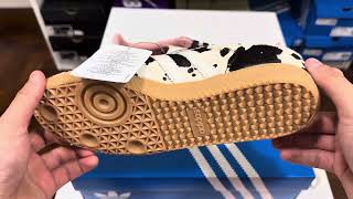 Video de Adidas Samba OG Cow Print (Women's)