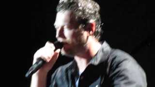 Blake Shelton Attempting To Sing &quot;Yeah&quot; by Usher - Ten Times Crazier Tour (8/2/13 in Pittsburgh)