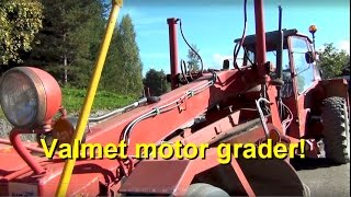 preview picture of video 'Old Valmet motor grader! Nokia in Finland 13.9.2014'