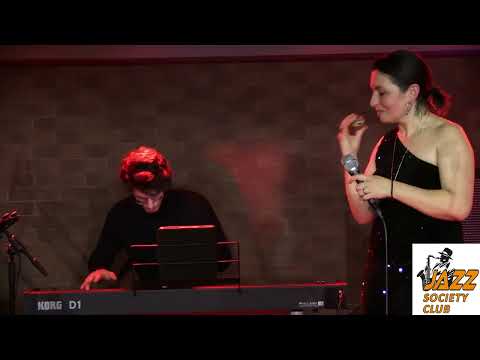 Luiza Zan - "Autumn leaves" -  Concert Luiza Zan Quintet - vineri 28 noiembrie la Jazz Society Club 