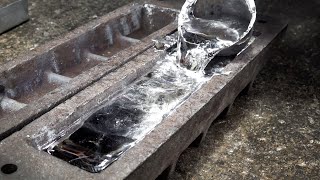 Çinko alaşımlı düğmeler yapma süreci. Kore'de Döküm Fabrikası.