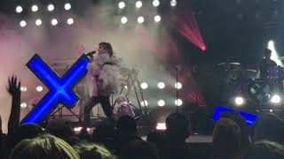 CHVRCHES - Graffiti - Coachella 2019 Weekend 1 - 4/14/2019