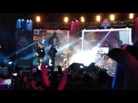 Kronik vs Enzo - Red bull batalla de los gallos Peru