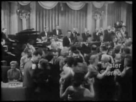 A Roamin' in the Gloamin' - Guy Lombardo and His Royal Canadians