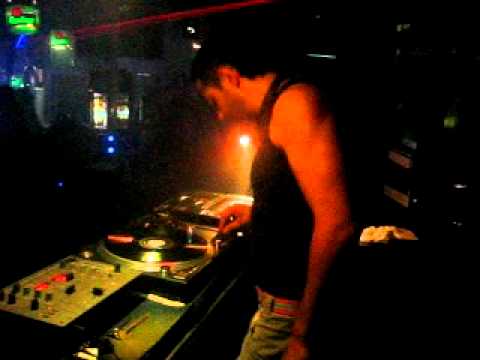 Dj Arram Mantana club PULSE 13 08 2005