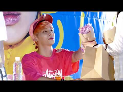 160603 Fan sign Jonghyun