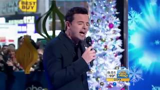 Seth MacFarlane - A marshmallow world (Good Morning America 2014)