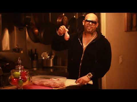 Mally Mall Feeds His Exotic Cats In Vegas with  All Celebritynews Interview