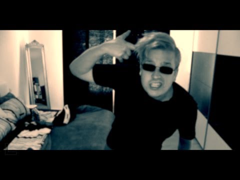 Fuu - VBT 2013 - ZR - (ft. RaMio & Perplexx23) vs. Famous [Beat: Hollywood Legends]