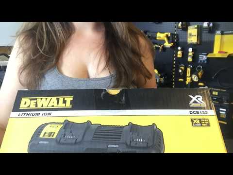 DEWALT Dvigubas akumuliatorių įkroviklis DCB132-QW, 10.8 - 54 V video