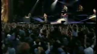 Guns N&#39; Roses - Sweet Child O&#39; Mine - Live In Paris 92 - 13/18