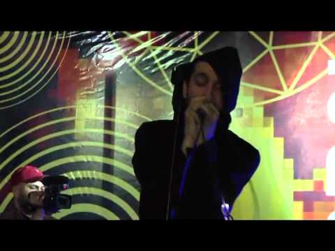 Kung Fu Junkie - Biorobot (feat. Anano)