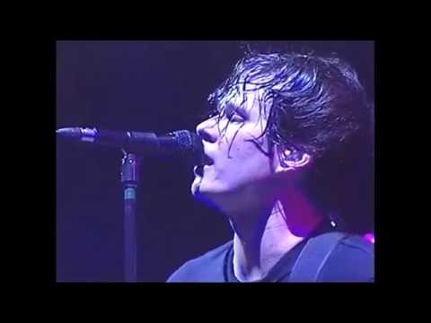 Blink-182 - Medley (Dumpweed + M+Ms + Josie + Man Overboard) - LIVE @ Camden New Jersey 2004