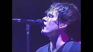 Blink-182 - Medley (Dumpweed + M+Ms + Josie + Man Overboard) - LIVE @ Camden New Jersey 2004
