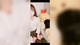 ミニスカの奥は…