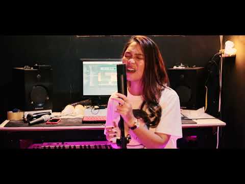 Gareja Bolon - Ika Siringoringo ( cover version )