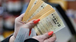 Download the video "What happens when you try to use AI to predict the lottery"