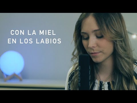 Con la miel en los labios - Aitana | MARÍA HOYAS (cover) Video