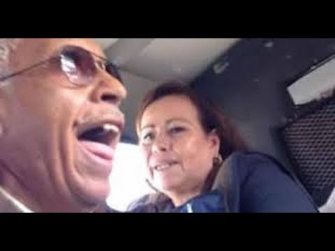 ANCIANO VS SEÑORA EN COMBI - LA PELEA DEL 2015
