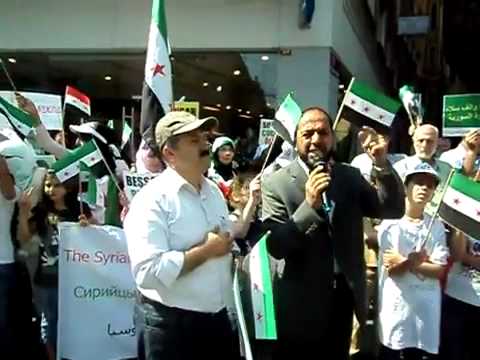 مطيع البطين امام السفارة الروسية باسطنبول