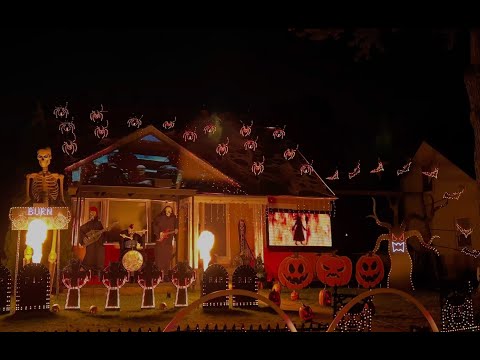 Dragula - Rob Zombie Halloween Light and Fire Show!