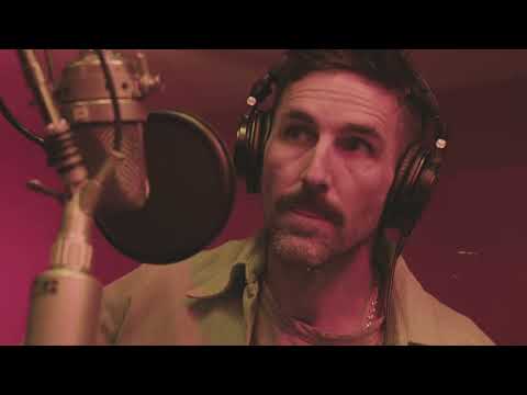 Jake Owen - Wouldn't Be Gone (Official Music Video)