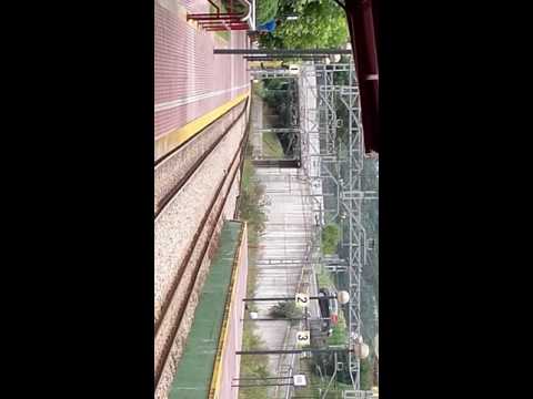 Tren feve en la estación de Arriondas. Hacia Santander.